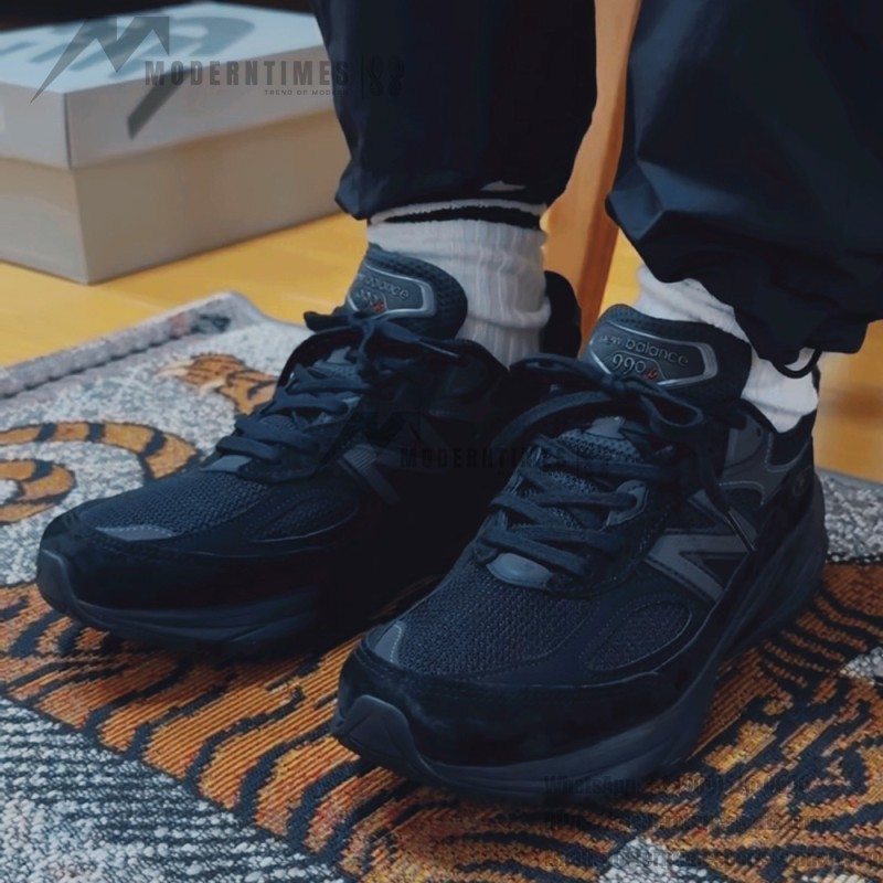 New Balance 990v6 Made in USA Triple Black U990BB6 스니커즈 – 프리미엄 스웨이드와 메쉬 스니커즈 (트리플 블랙)