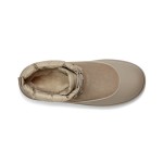 UGG クラシック ミニ レースアップ ウェザーブーツ ベージュ 1120849 - オールウェザー対応の防水シープスキンブーツ