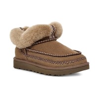 UGG Damen Klassische Mokassin Stiefel 1158224 - Kastanienbraunes Schaffell für Ultimativen Winterkomfort und Stil