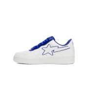 BAPE STA ホワイト＆ネイビーブルースニーカー 001FWJ302017I-NVY｜アイコニックなストリートウェアの定番