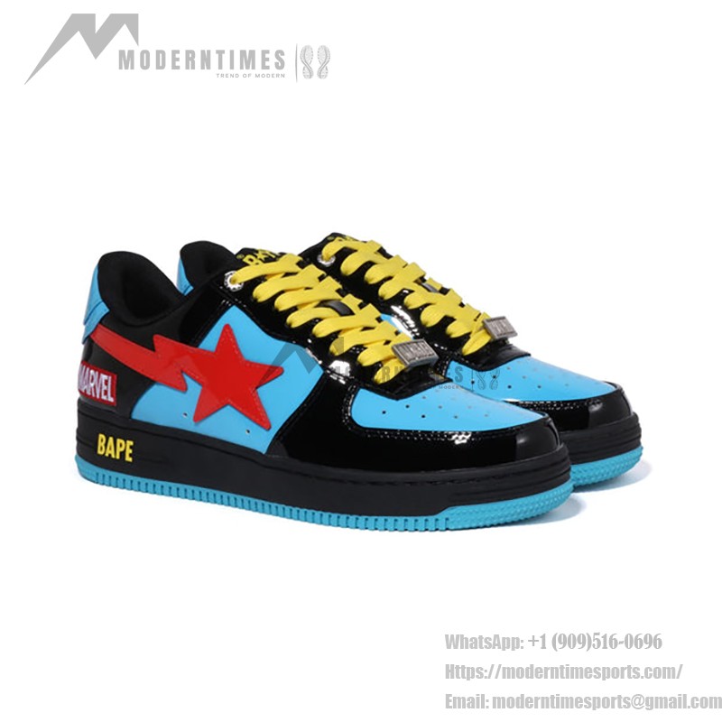 검은색, 파란색, 빨간색 디자인의 BAPE STA x Marvel 블랙 위도우 스니커즈