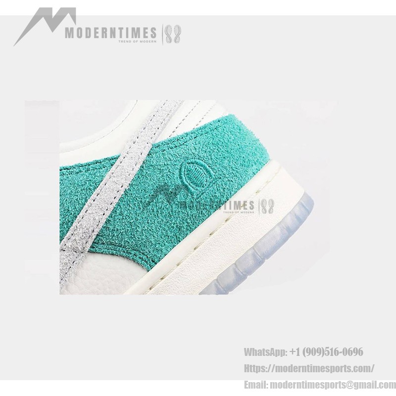 Nike x Kasina Dunk Low 'Road Sign' CZ6501-101 - Straßenzeichen-Kollaborations-Sneaker in Sail, Blau und Rot