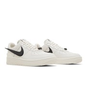 AMBUSH x Nike Air Force 1 Low 'Phantom' - Stilvolle Off-White Sneaker mit Verlängertem Schwarzen Swoosh | DV3464-002