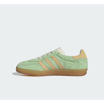 Adidas Gazelle Indoor IE2948 – Grüne Wildlederschuhe mit Beigen Streifen & Gummisohle | Retro-Charme und Alltagstauglicher Komfort