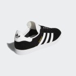 Adidas Gazelle BB5476 Schwarze Wildledersneaker mit weißen Streifen