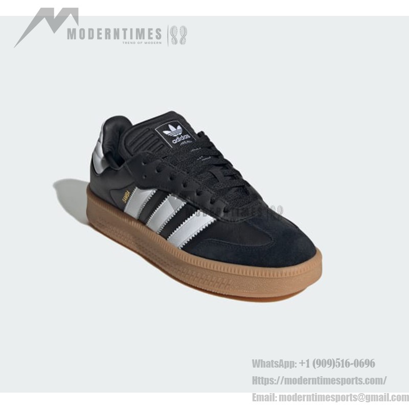 Adidas Samba XLG IE1379 Schwarze Sneaker mit Silbernen Streifen und Wildleder-Details