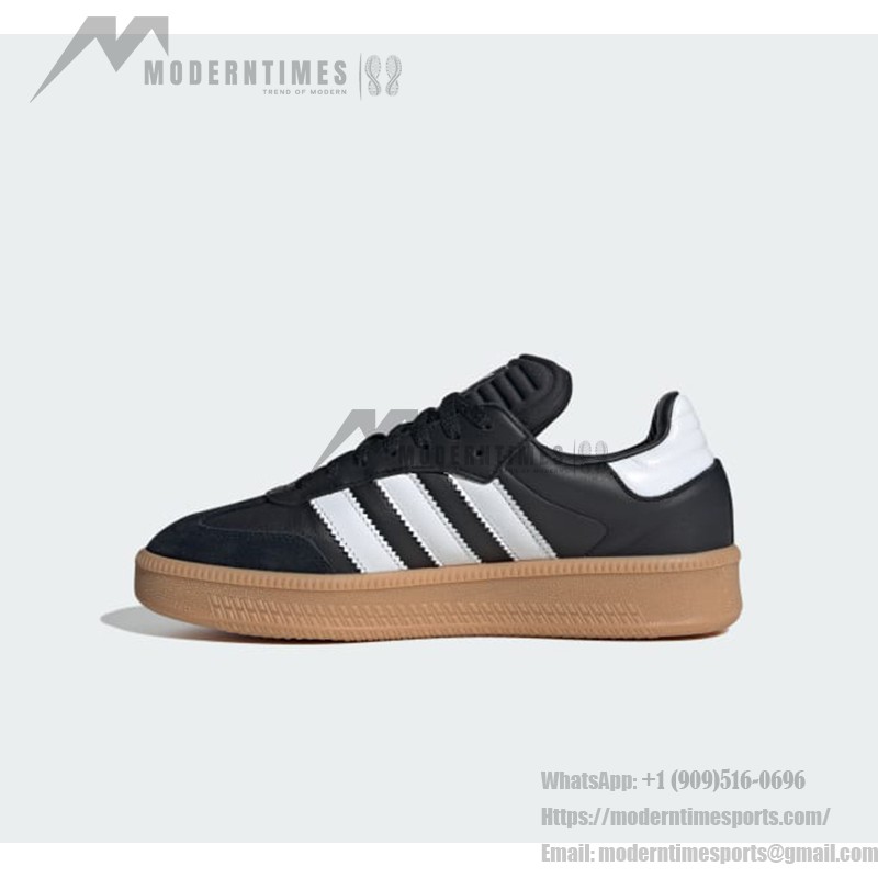 Adidas Samba XLG IE1379 Schwarze Sneaker mit Silbernen Streifen und Wildleder-Details