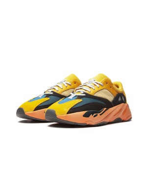 아디다스 Yeezy Boost 700 Sun GZ6984 - 생동감 있는 노란색 디자인과 편안한 쿠셔닝 스니커즈