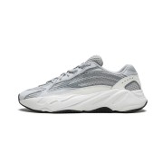 아디다스 Yeezy Boost 700 V2 Static EF2829 - 세련된 회색-흰색 디자인과 편안한 쿠셔닝 스니커즈