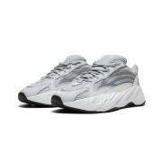 アディダス Yeezy Boost 700 V2 Static EF2829 - 洗練されたグレーとホワイトの配色と快適なクッション性スニーカー