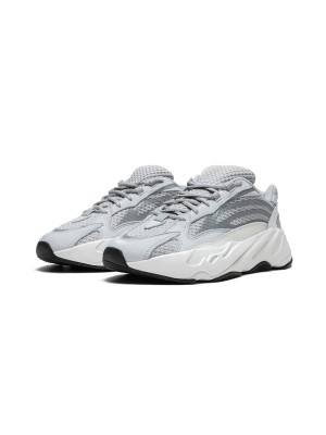 アディダス Yeezy Boost 700 V2 Static EF2829 - 洗練されたグレーとホワイトの配色と快適なクッション性スニーカー