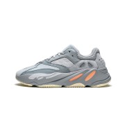 アディダス Yeezy Boost 700 Inertia EG7597 - 爽やかなグレーとブルーの配色と快適なクッション性スニーカー