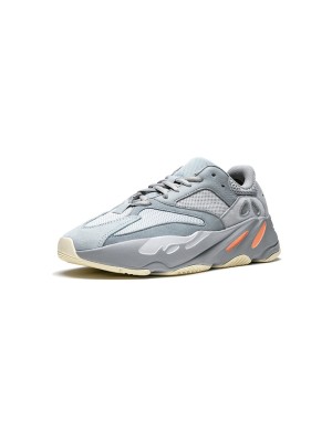 アディダス Yeezy Boost 700 Inertia EG7597 - 爽やかなグレーとブルーの配色と快適なクッション性スニーカー