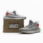 Adidas Yeezy Boost 350 V2 “Tail Light” FX9017 - 테일 라이트 강조가 있는 스타일리시한 스니커즈