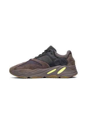 アディダス Yeezy Boost 700 Inertia EG7597 - 爽やかなグレーとブルーの配色と快適なクッション性スニーカー