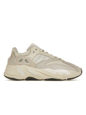 아디다스 Yeezy Boost 700 Analog EG7596 - 신선한 베이지 디자인과 편안한 쿠셔닝 스니커즈