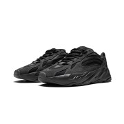 Adidas Yeezy Boost 700 V2 "Vanta" FU6684 - Elegantes All-Black-Design mit Boost-Komfort