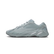 アディダス Yeezy Boost 700 V2 Hospital Blue FV8424 - 柔らかなブルーカラーと快適なクッション性スニーカー