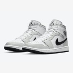 Air Jordan 1 Mid BQ6472 in Black and White