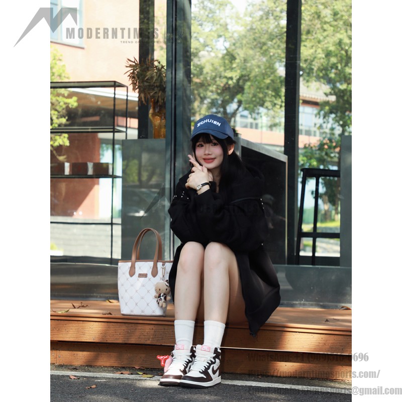 Air Jordan 1 Retro High OG White and Gold Women's Shoes - Side Profile View