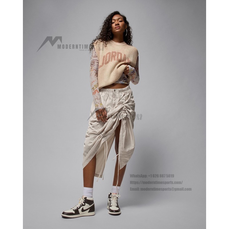 Air Jordan 1 Retro High OG White and Gold Women's Shoes - Side Profile View