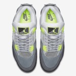 グレーとネオンの Air Jordan 4 Retro SE Neon 95 CT5342-007 スニーカー