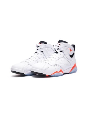 Air Jordan 7 Retro "White Infrared" CU9307-160 - Weiße und Rote High-Top Basketball-Sneaker, Retro-Klassiker