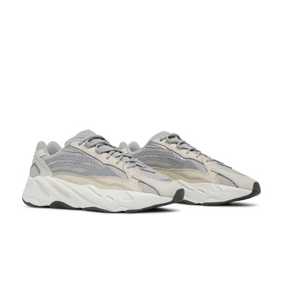 アディダス Yeezy Boost 700 V2 Cream GY7924 - 柔らかなクリームカラーと快適なクッション性のスニーカー