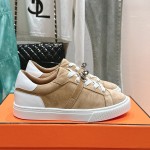 Hermes H232176Z 90350 Beige & White Sneakers – Iconic Design and Craftsmanship Hermes Mens Sneaker H232176Z 90350 in Beige and White – Front View of Luxury Sneakers with Contrasting Stripes