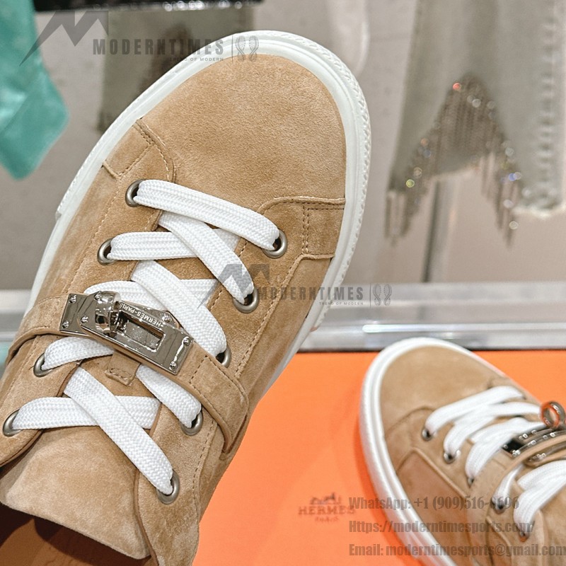 Hermes H232176Z 90350 Beige & White Sneakers – Iconic Design and Craftsmanship Hermes Mens Sneaker H232176Z 90350 in Beige and White – Front View of Luxury Sneakers with Contrasting Stripes