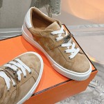 Hermes H232176Z 90350 Beige & White Sneakers – Iconic Design and Craftsmanship Hermes Mens Sneaker H232176Z 90350 in Beige and White – Front View of Luxury Sneakers with Contrasting Stripes