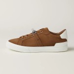 Hermes H232176Z 90350 Brown & White Sneakers – Iconic Design and Premium Craftsmanship Hermes Mens Sneaker H232176Z 90350 in Brown and White – Front View of Luxury Sneakers with Contrasting Stripes