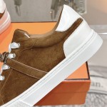 Hermes H232176Z 90350 Brown & White Sneakers – Iconic Design and Premium Craftsmanship Hermes Mens Sneaker H232176Z 90350 in Brown and White – Front View of Luxury Sneakers with Contrasting Stripes