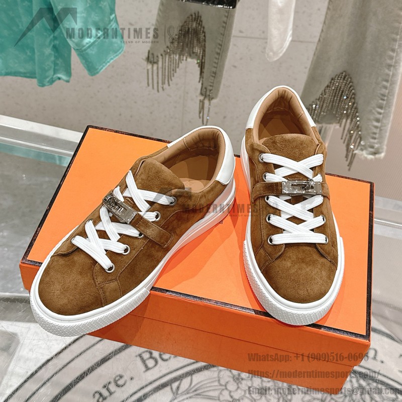 Hermes H232176Z 90350 Brown & White Sneakers – Iconic Design and Premium Craftsmanship Hermes Mens Sneaker H232176Z 90350 in Brown and White – Front View of Luxury Sneakers with Contrasting Stripes