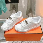 Hermes H232176Z 90350 Beige & White Sneakers – Iconic Design and Craftsmanship Hermes Mens Sneaker H232176Z 90350 in Beige and White – Front View of Luxury Sneakers with Contrasting Stripes