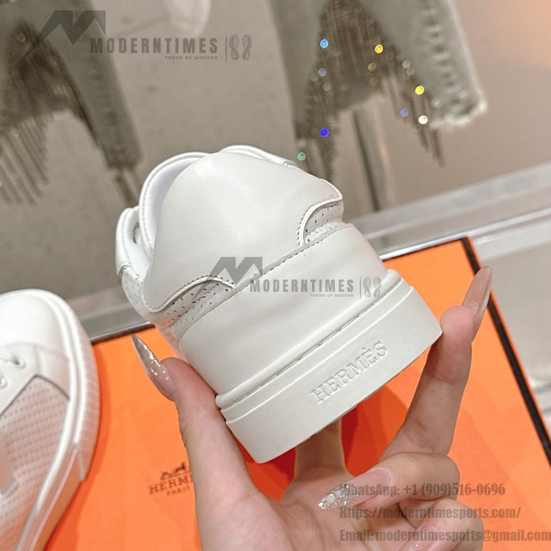 Hermes H232176Z 90350 Beige & White Sneakers – Iconic Design and Craftsmanship Hermes Mens Sneaker H232176Z 90350 in Beige and White – Front View of Luxury Sneakers with Contrasting Stripes
