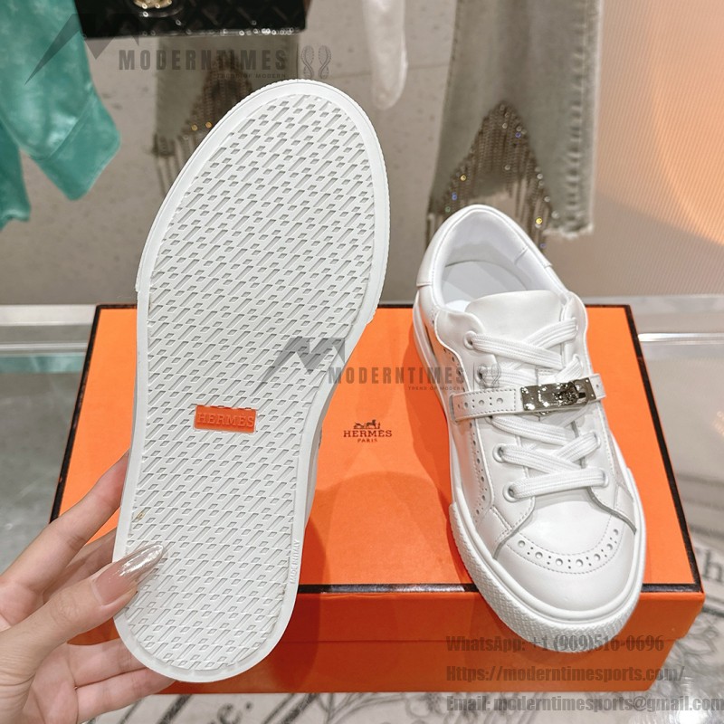 Hermes H232176Z 90350 Beige & White Sneakers – Iconic Design and Craftsmanship Hermes Mens Sneaker H232176Z 90350 in Beige and White – Front View of Luxury Sneakers with Contrasting Stripes