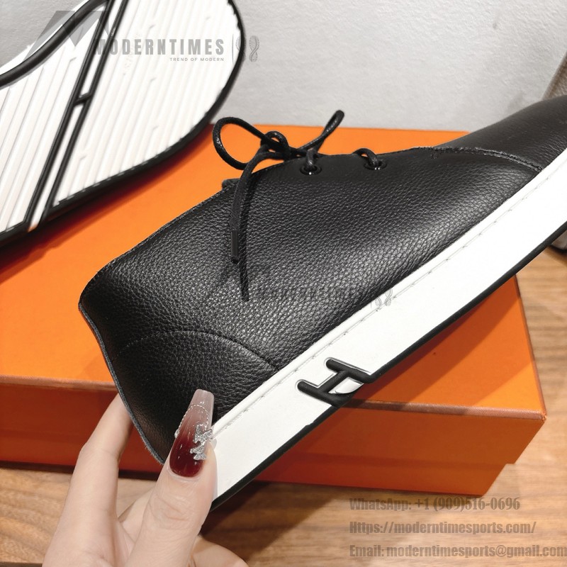Hermes Mens Sneaker H251921Z HBT390 Black Leather Casual Shoes Hermes Mens Sneaker H251921Z HBT390 in Black Leather – Front View