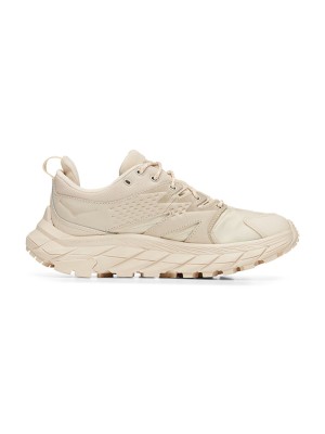 HOKA ONE ONE Anacapa Low GORE-TEX 1130531-ESSN 방수 하이킹화 | Eggnog & Shifting Sand 경량 쿠션 올터레인 신발 | 내구성과 통기성이 뛰어난 고성능 야외 신발