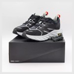 HOKA ONE ONE x WTAPS Anacapa Low Gore-Tex Trail-Schuhe in Jet Black, Wasserdicht, Vibram-Sohle, Modell 1155397-JTB