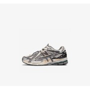 New Balance 1906R Silver Gold Metallic M1906AD – Retro Running Sneakers with Metallic Elegance