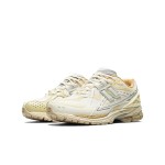 New Balance 1906R Lunar New Year M1906NLY ゴールドアクセント付きレトロランニングシューズ