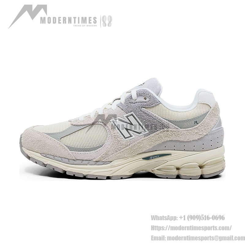 New Balance 2002R 베이지 그레이 스니커즈 M2002REK 측면 보기