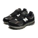 New Balance 2002R Schwarze Sneakers M2002RR1 seitliche Ansicht