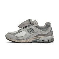 New Balance 2002R ポーチ サマーフォググレー クラシックランニングシューズ M2002RVC - スタイリッシュで快適、耐久性に優れたスニーカー