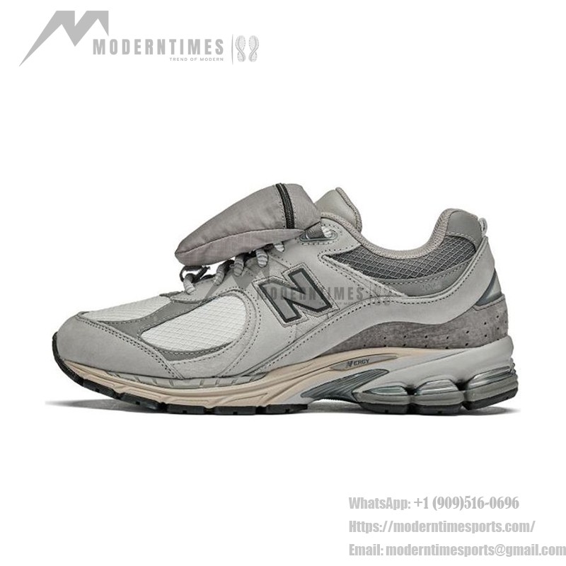 New Balance 2002R ポーチサマーフォググレー クラシックランニングシューズ M2002RVC