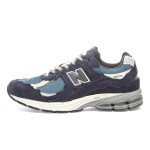 New Balance 2002R Protection Pack Dark Navy M2002RDF 스니커즈 – 스웨이드와 메쉬 디자인