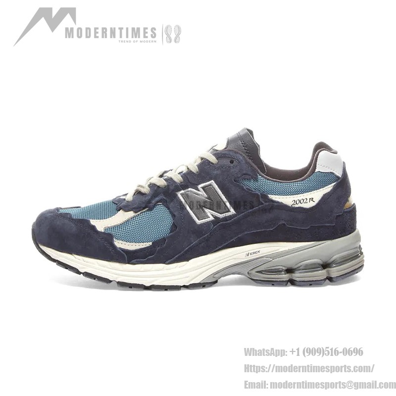 New Balance 2002R Protection Pack Dark Navy M2002RDF 스니커즈 – 스웨이드와 메쉬 디자인