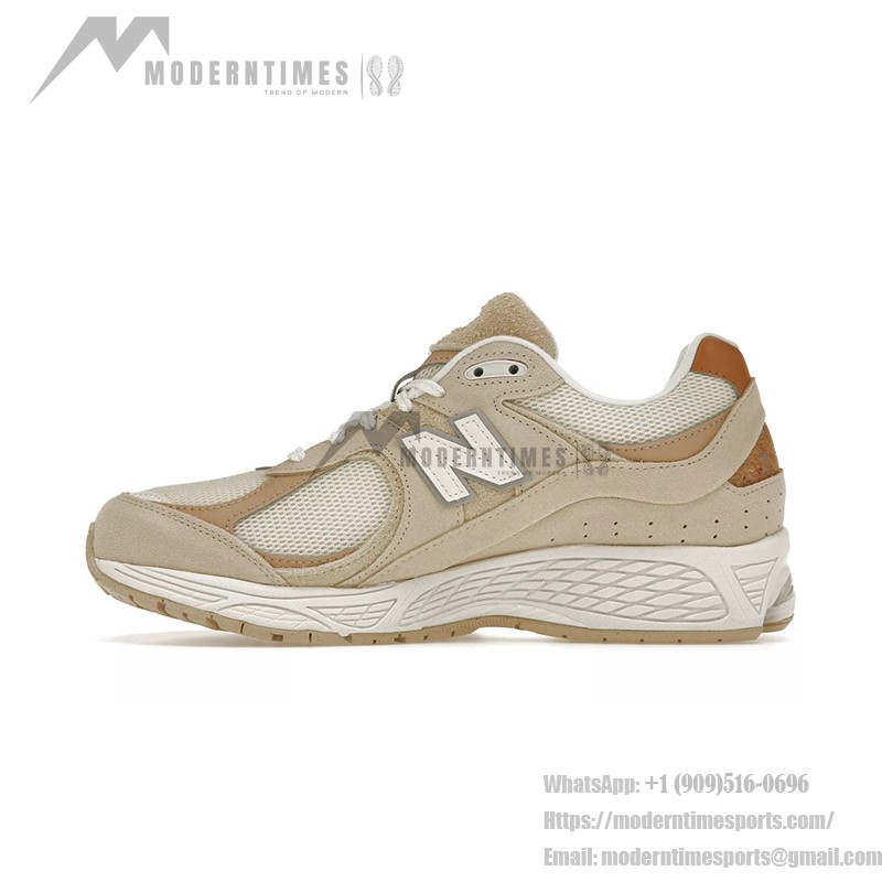 New Balance 2002R Sandstone M2002RSC Sneaker – Suede and Mesh Design