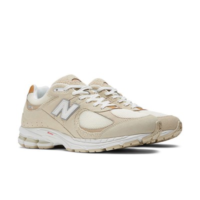 New Balance 2002R Sandstone M2002RSC – 究極の快適さとスタイルを提供するプレミアムスエード＆メッシュスニーカー